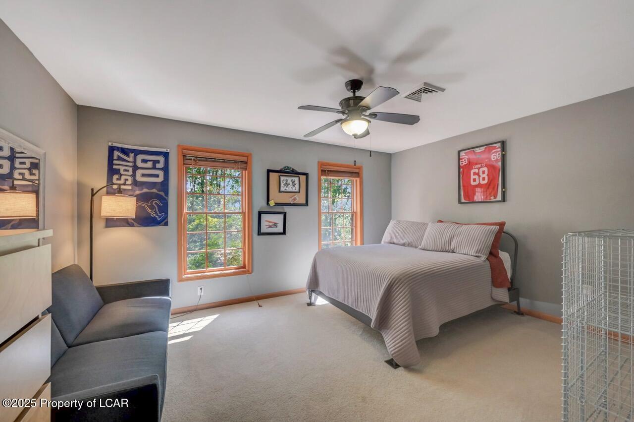 Mountain Top, Pennsylvania, 18707, United States, 4 Bedrooms Bedrooms, ,5 BathroomsBathrooms,Residential,For Sale,1944925