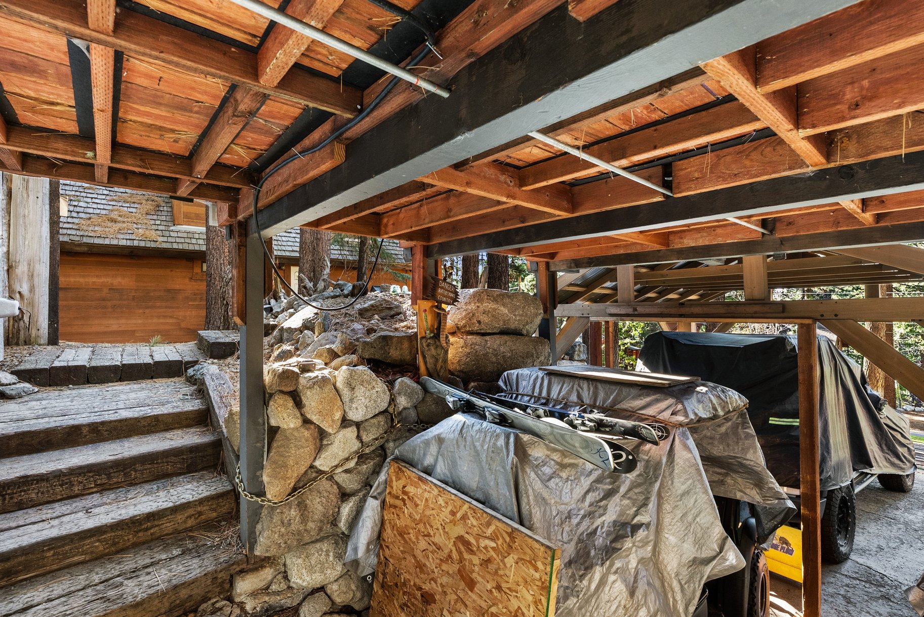  Turnkey Tahoe Retreat Backing to National Forest  Fully Remodeled & Furnish - 物件實景