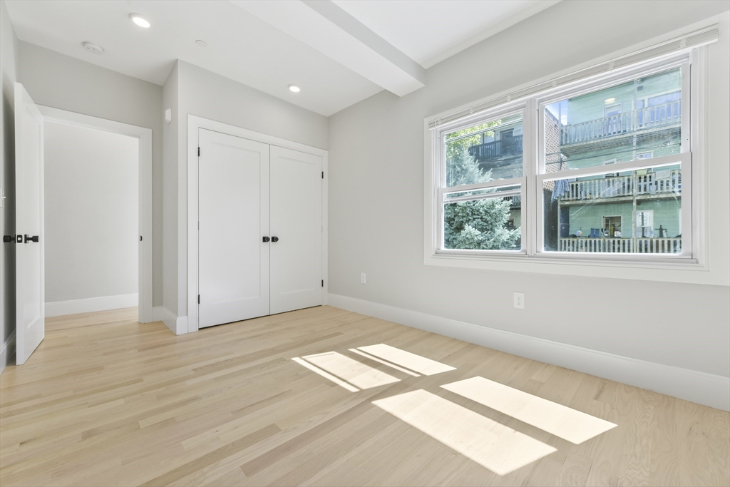 Boston, Massachusetts, 02128, United States, 2 Bedrooms Bedrooms, ,2 BathroomsBathrooms,Residential,For Sale,1871020