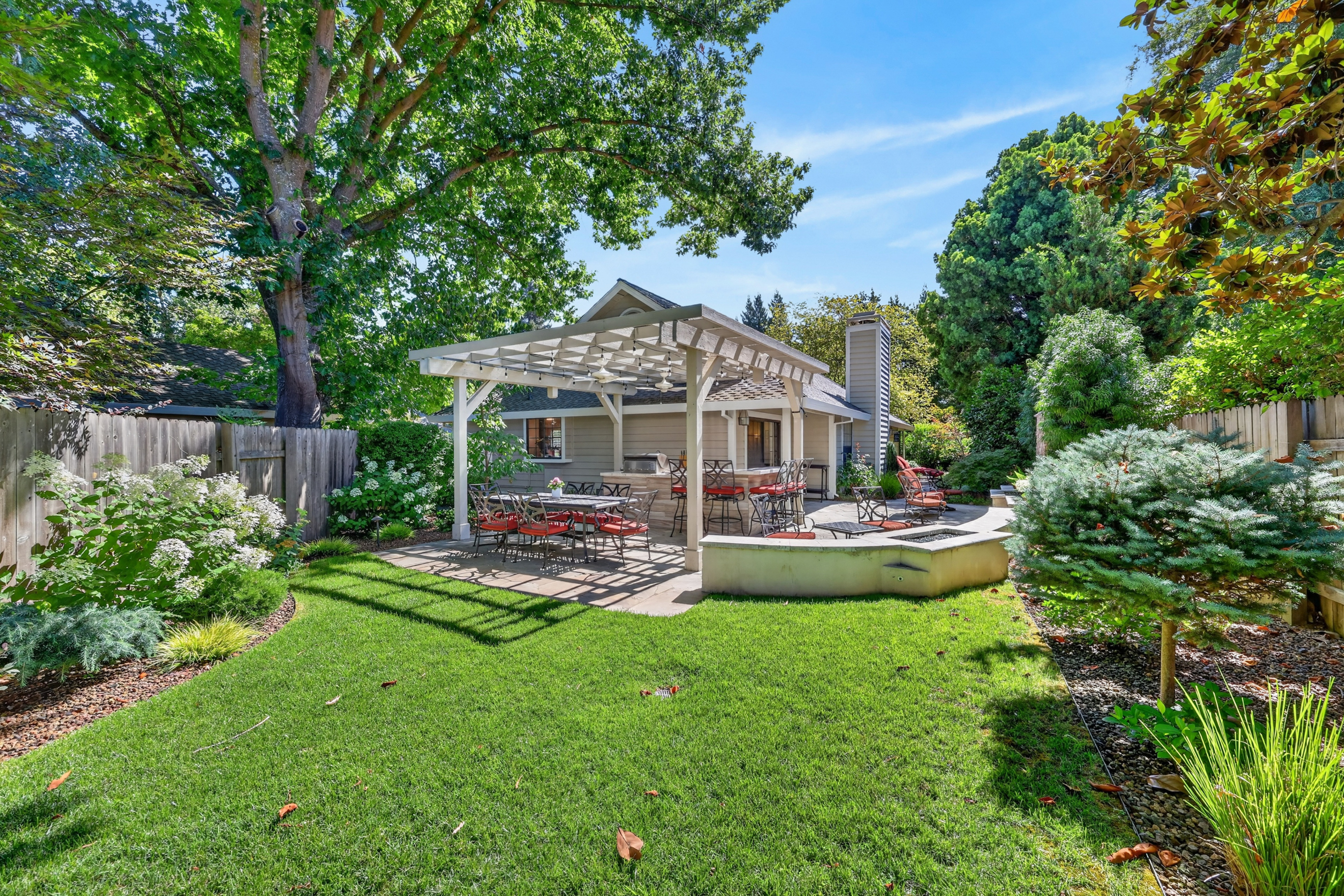  1073 Harrington Way, Carmichael, CA 95608 - 物件實景