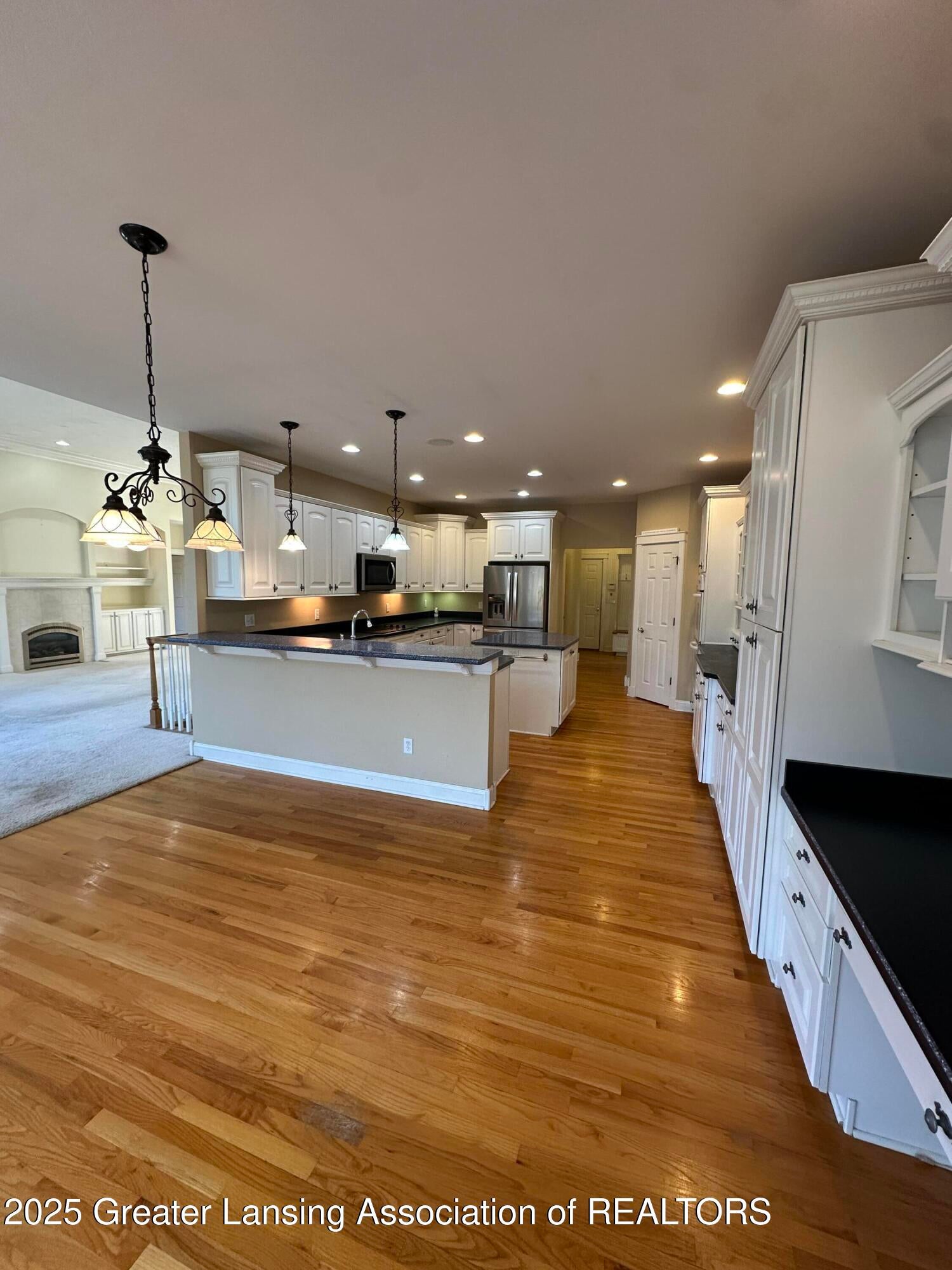 Lansing, Michigan, 48917, United States, 3 Bedrooms Bedrooms, ,4 BathroomsBathrooms,Residential,For Sale,1995579