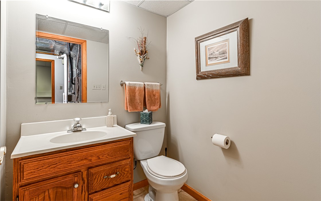 Pine Twp, Pennsylvania, 15090, United States, 4 Bedrooms Bedrooms, ,3 BathroomsBathrooms,Residential,For Sale,1987871