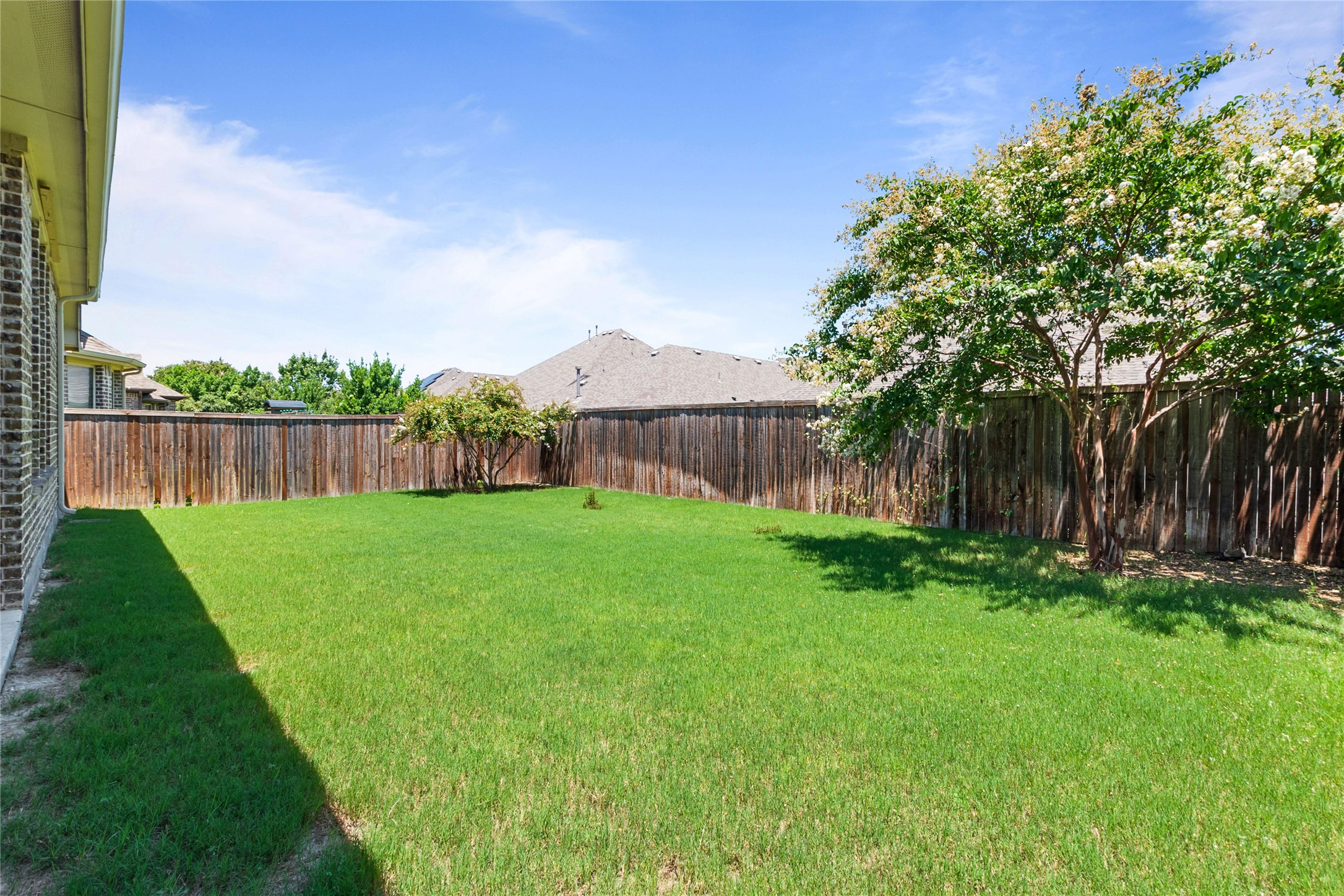 Carrollton, Texas, 75010, United States, 3 Bedrooms Bedrooms, ,2 BathroomsBathrooms,Residential,For Sale,1901690