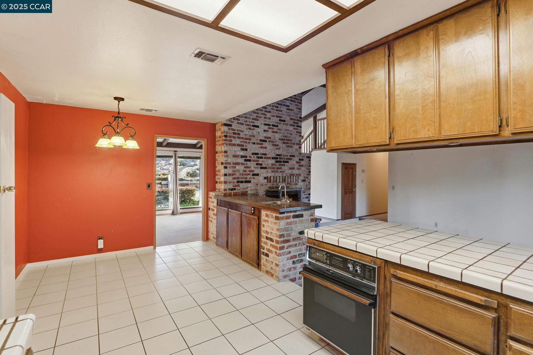 El Dorado Hills, California, 95762, United States, 4 Bedrooms Bedrooms, ,3 BathroomsBathrooms,Residential,For Sale,1988209