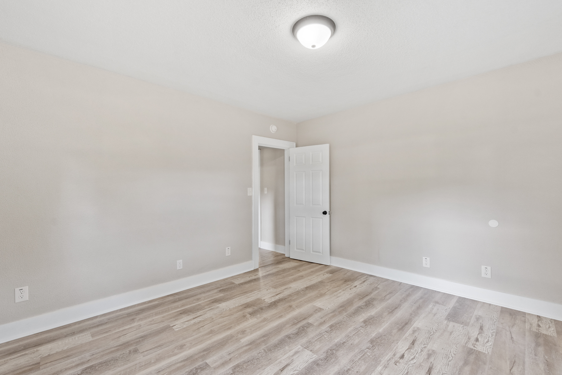  1555 Crane Avenue, Norfolk, VA, 23518 - 物件實景