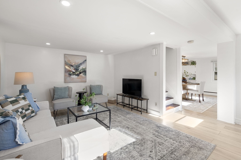 Medway, Massachusetts, 02053, United States, 3 Bedrooms Bedrooms, ,2 BathroomsBathrooms,Residential,For Sale,1958894