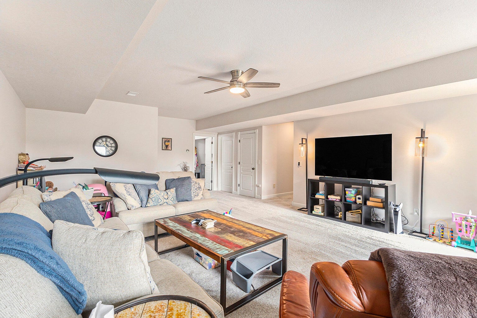 Ludington, Michigan, 49431, United States, 3 Bedrooms Bedrooms, ,3 BathroomsBathrooms,Residential,For Sale,1978404