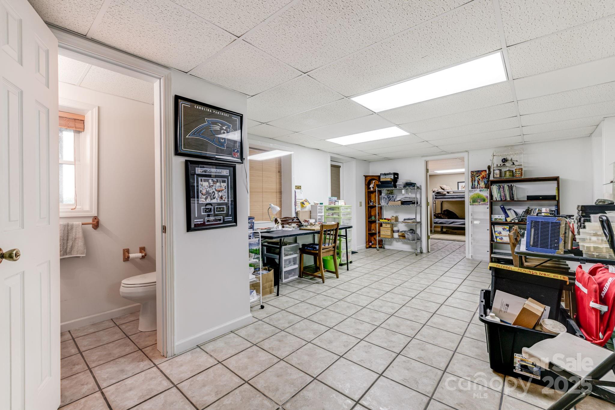 Spruce Pine, North Carolina, 28777, United States, 3 Bedrooms Bedrooms, ,3 BathroomsBathrooms,Residential,For Sale,1991683