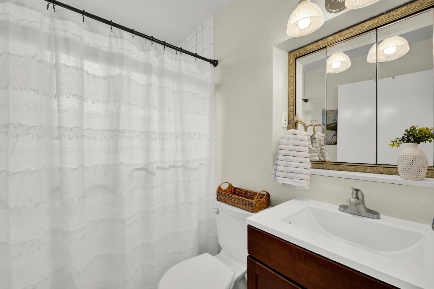 Carmichael, California, 95608, United States, 3 Bedrooms Bedrooms, ,2 BathroomsBathrooms,Residential,For Sale,1896985