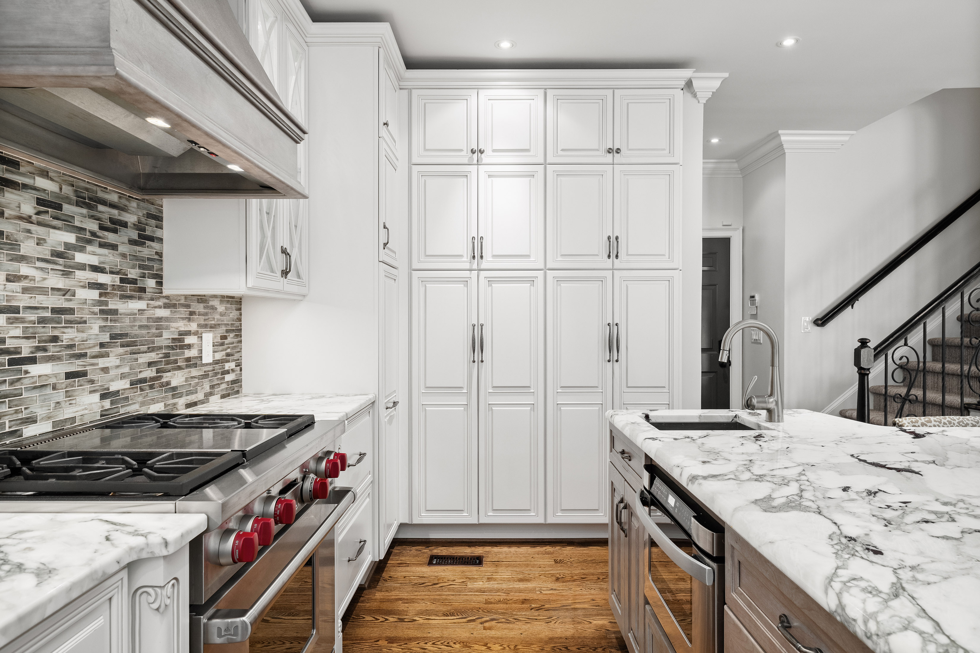  Luxury, Warmth, and Timeless Beauty in the Heart of Chartwell - 物件實景