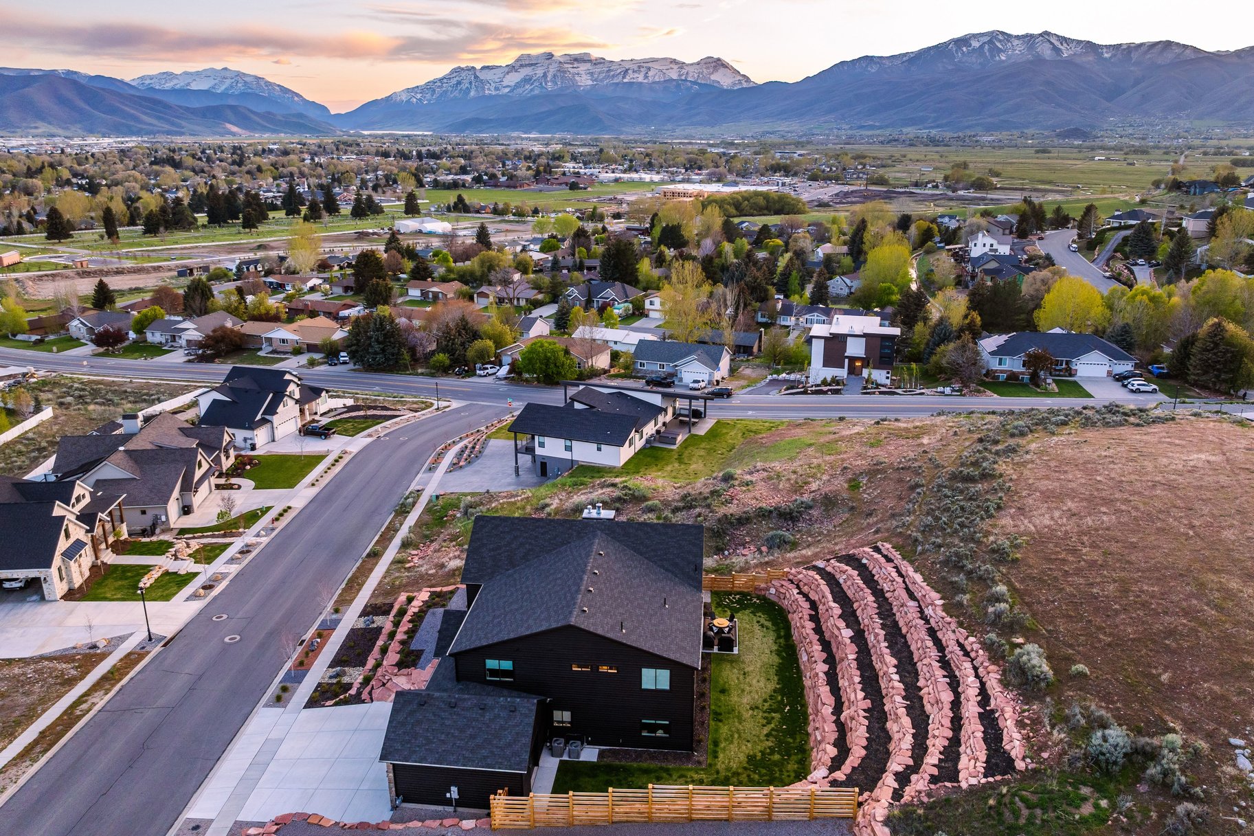  Mountain & Lake Views, Two-Island Chef