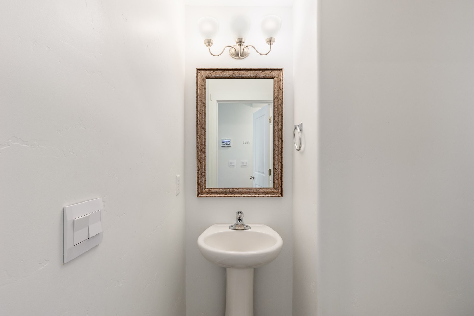  Move-In Ready  Appliances Included  Walk-In Closets in Every Bedroom - 物件實景