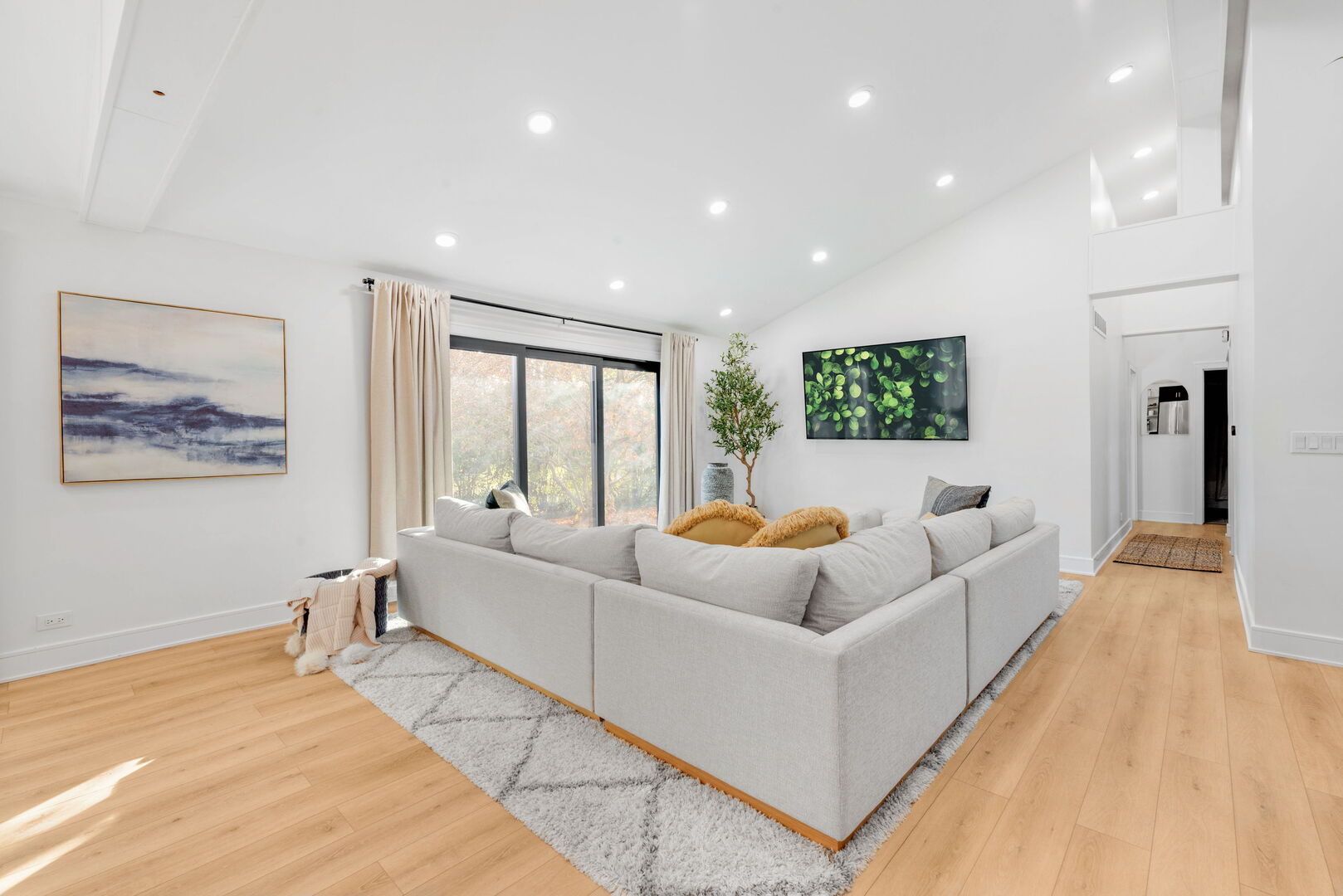 Oak Brook, Illinois, 60523, United States, 3 Bedrooms Bedrooms, ,4 BathroomsBathrooms,Residential,For Sale,1993293