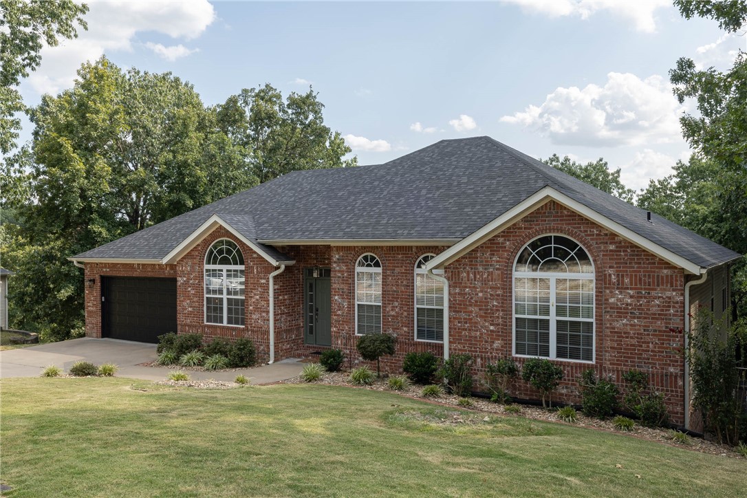 Bella Vista, Arkansas, 72714, United States, 4 Bedrooms Bedrooms, ,4 BathroomsBathrooms,Residential,For Sale,1918592