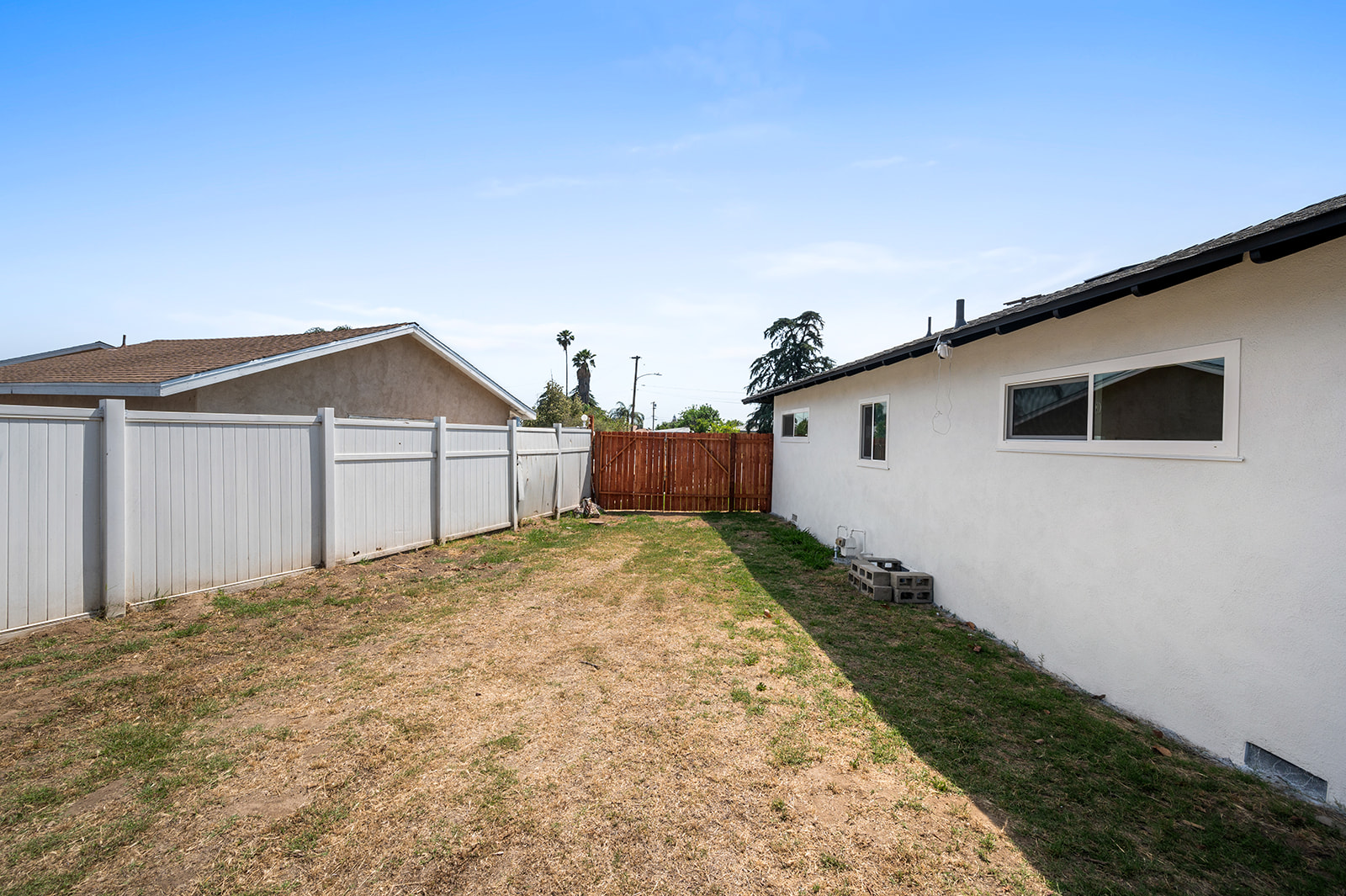 Rialto, California, 92376, United States, 4 Bedrooms Bedrooms, ,2 BathroomsBathrooms,Residential,For Sale,1878686
