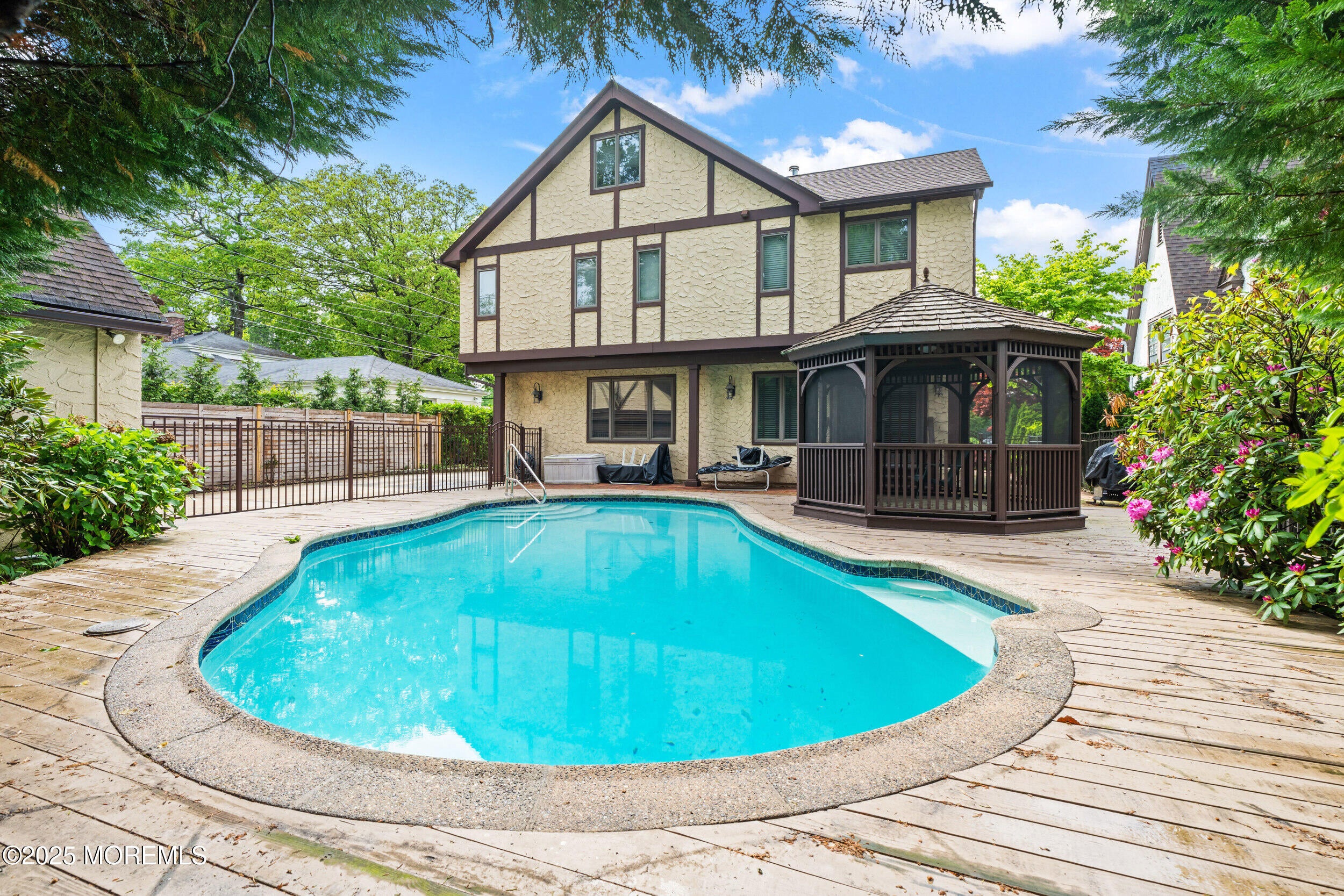 Allenhurst, New Jersey, 07711, United States, 6 Bedrooms Bedrooms, ,4 BathroomsBathrooms,Residential,For Sale,1977688