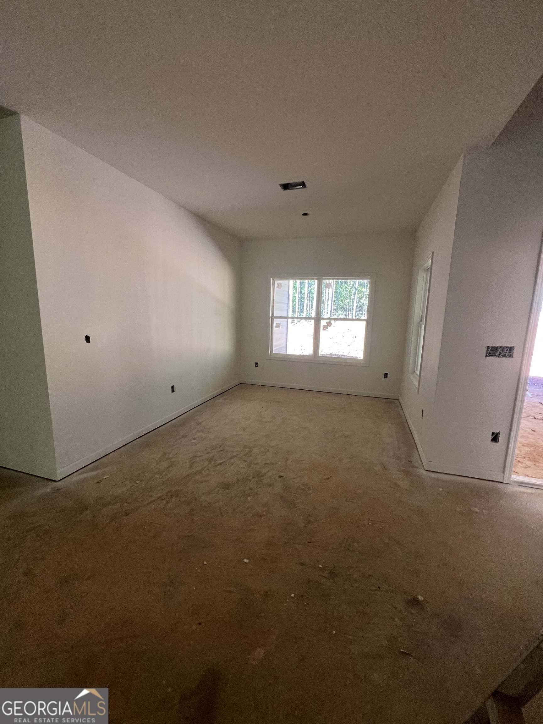 Griffin, Georgia, 30223, United States, 5 Bedrooms Bedrooms, ,4 BathroomsBathrooms,Residential,For Sale,1966245