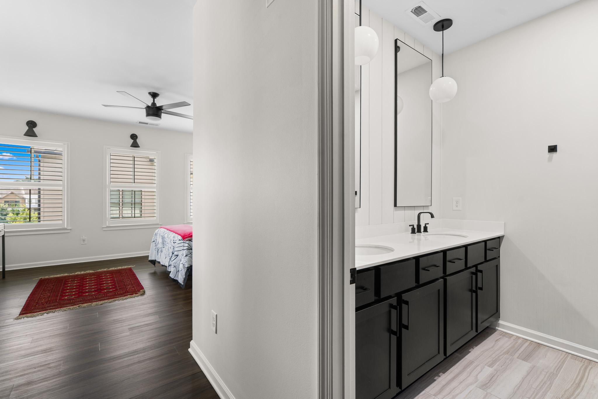  End-Unit Townhome in Premier BeltLine Community - 物件實景