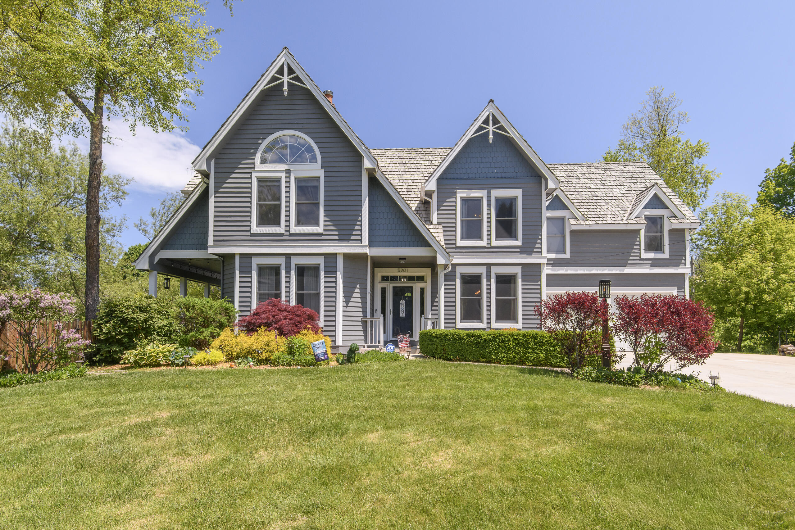 Wind Point, Wisconsin, 53402, United States, 4 Bedrooms Bedrooms, ,3 BathroomsBathrooms,Residential,For Sale,2048507