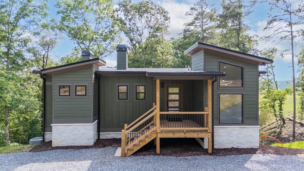Ellijay, Georgia, 30540, United States, 3 Bedrooms Bedrooms, ,3 BathroomsBathrooms,Residential,For Sale,1840350