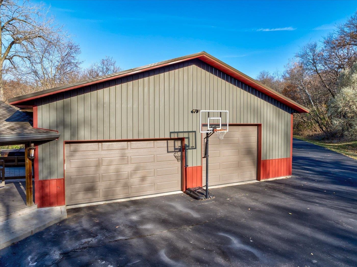 Sauk City, Wisconsin, 53583, United States, 5 Bedrooms Bedrooms, ,4 BathroomsBathrooms,Residential,For Sale,1992585