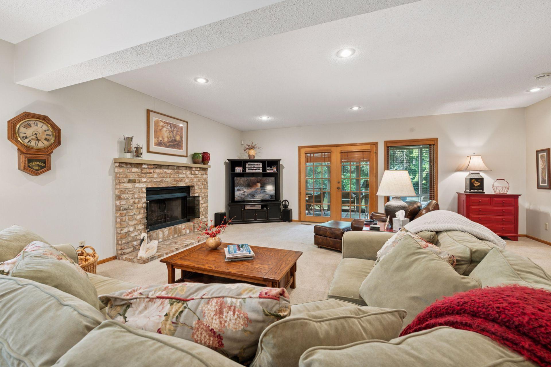 Edina, Minnesota, 55439, United States, 3 Bedrooms Bedrooms, ,2 BathroomsBathrooms,Residential,For Sale,1941919