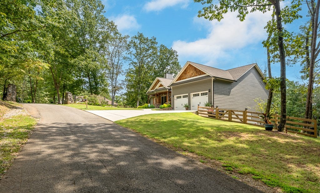 Talking Rock, Georgia, 30175, United States, 3 Bedrooms Bedrooms, ,2 BathroomsBathrooms,Residential,For Sale,1972069