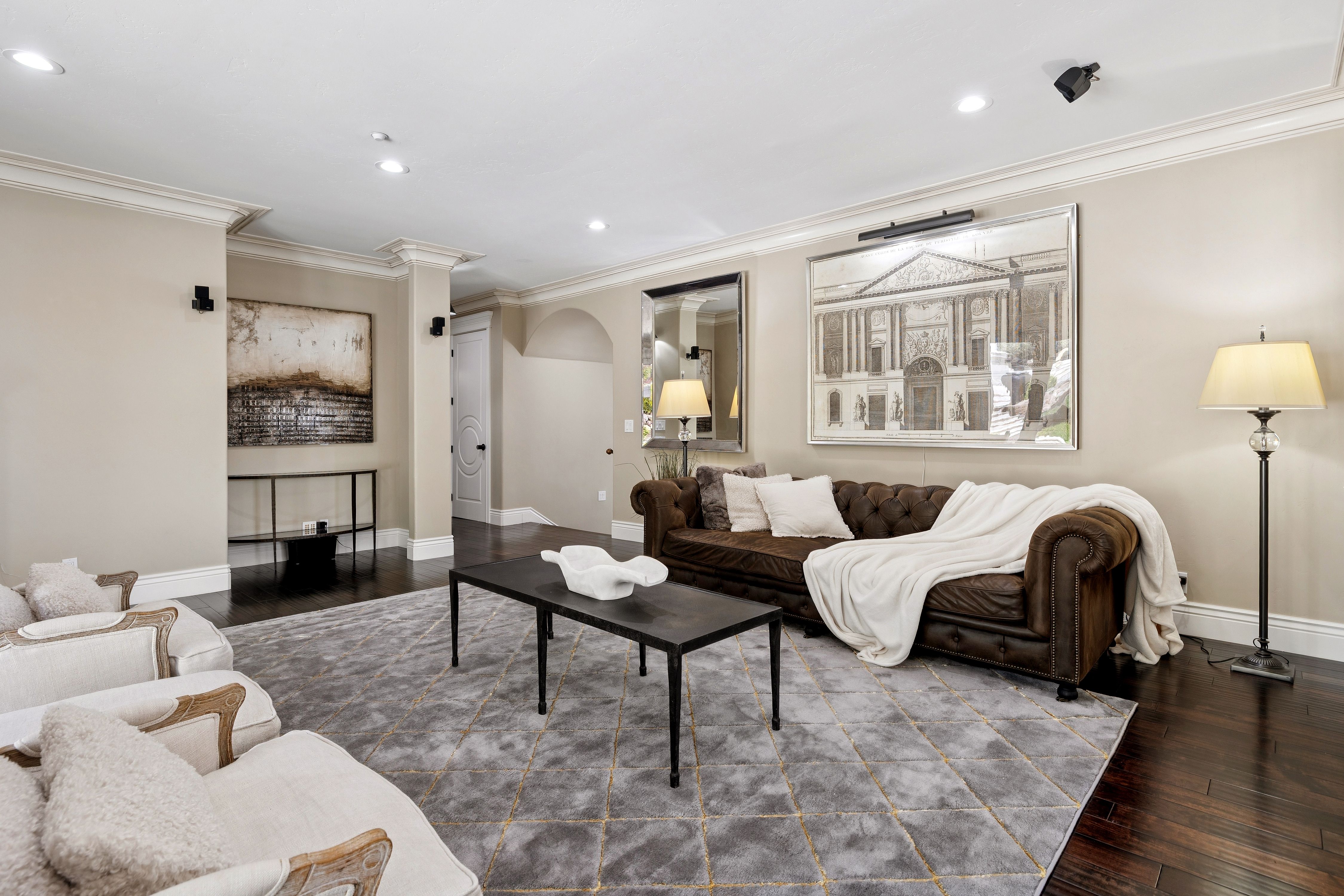  Grand Mediterranean Estate with Private Multi-Generational Wing - 物件實景