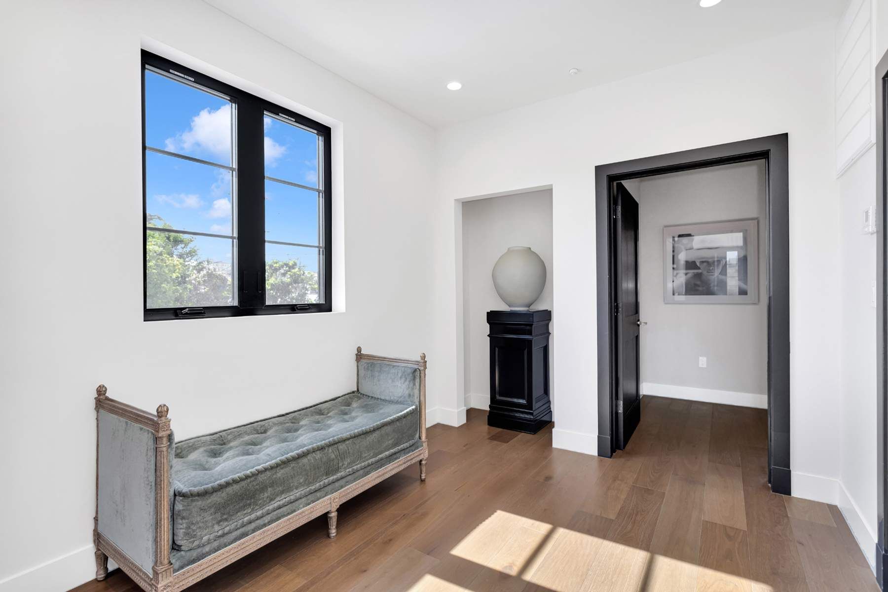  8671 Clifton Way - 物件實景