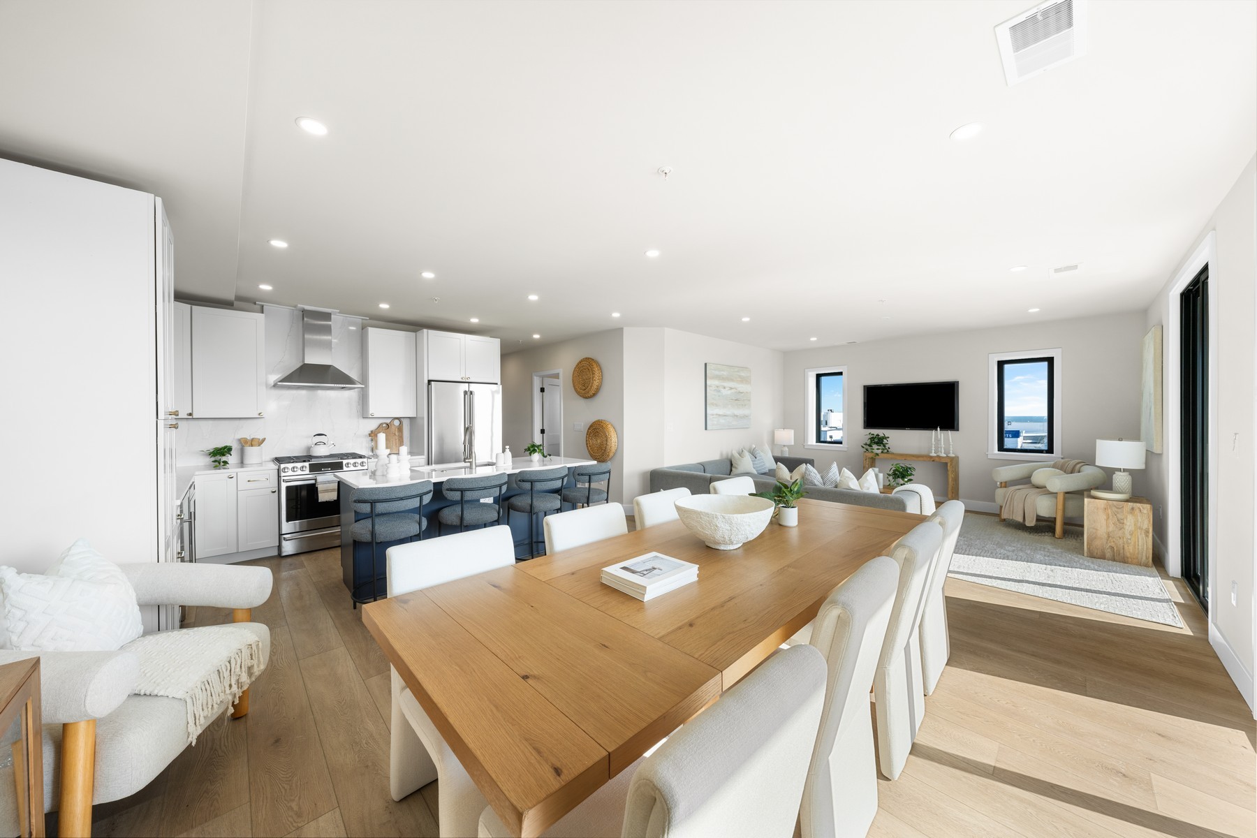  323 E Oak Avenue Unit 201 - 物件實景