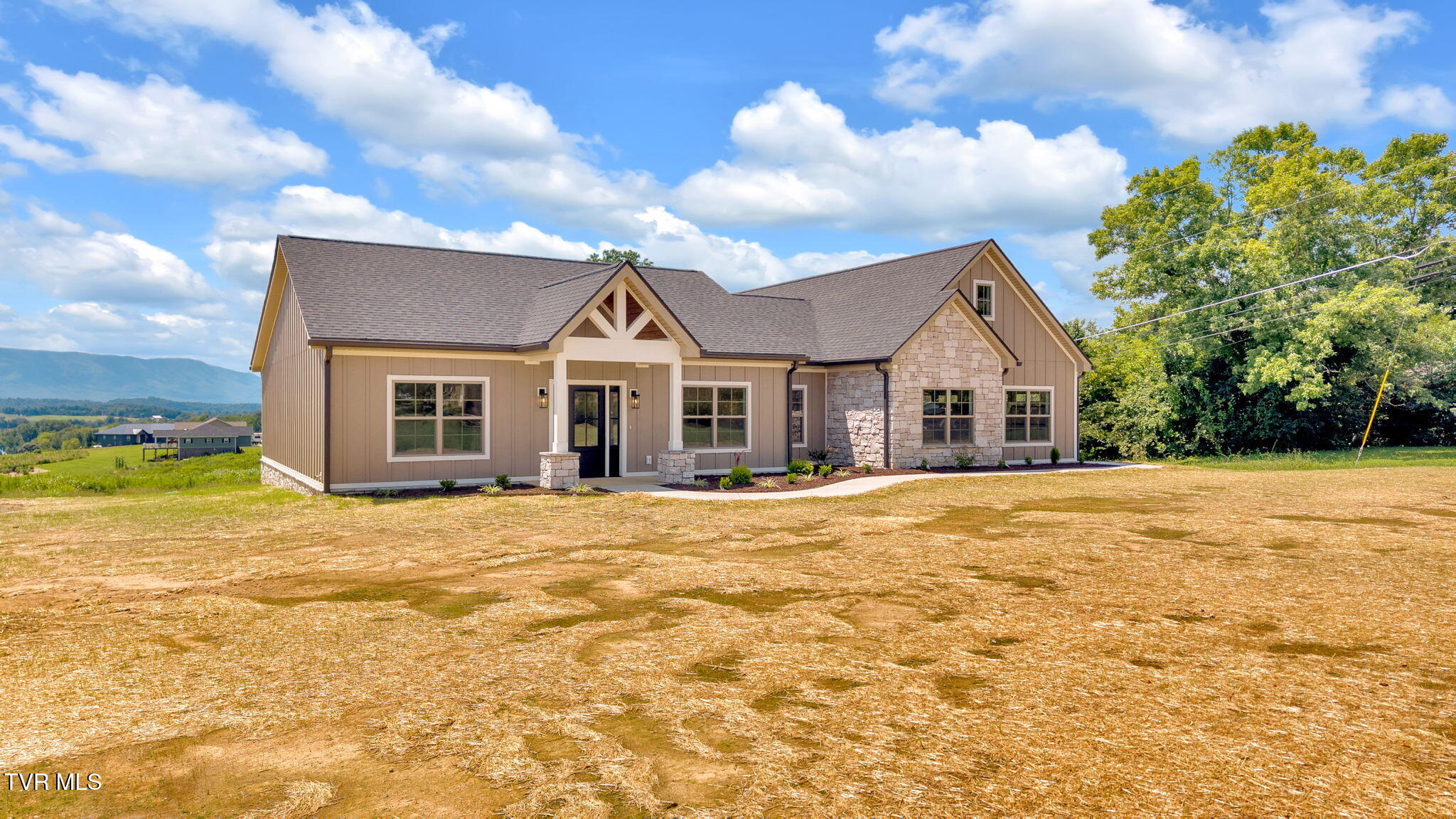 Greeneville, Tennessee, 37745, United States, 3 Bedrooms Bedrooms, ,2 BathroomsBathrooms,Residential,For Sale,1923218