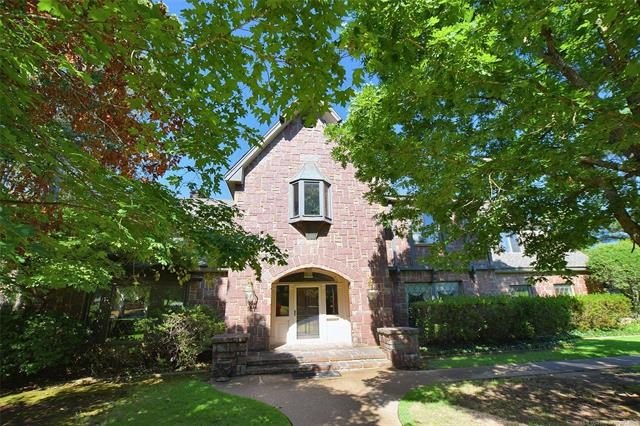 Tahlequah, Oklahoma, 74464, United States, 4 Bedrooms Bedrooms, ,4 BathroomsBathrooms,Residential,For Sale,1975818