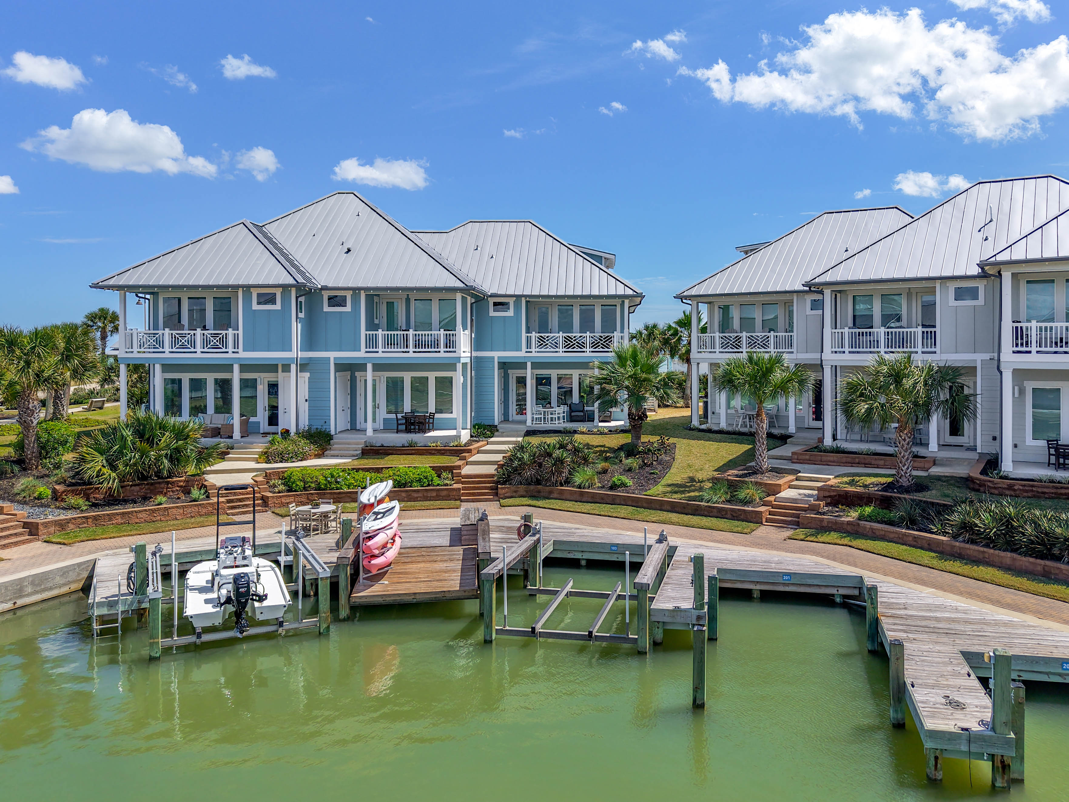  Relaxing 4BR Waterfront Condo - 物件實景