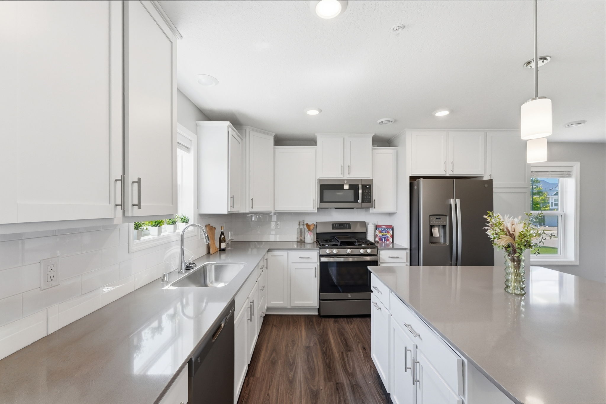  Refined Victoria Townhome with Exceptional Modern Style - 物件實景