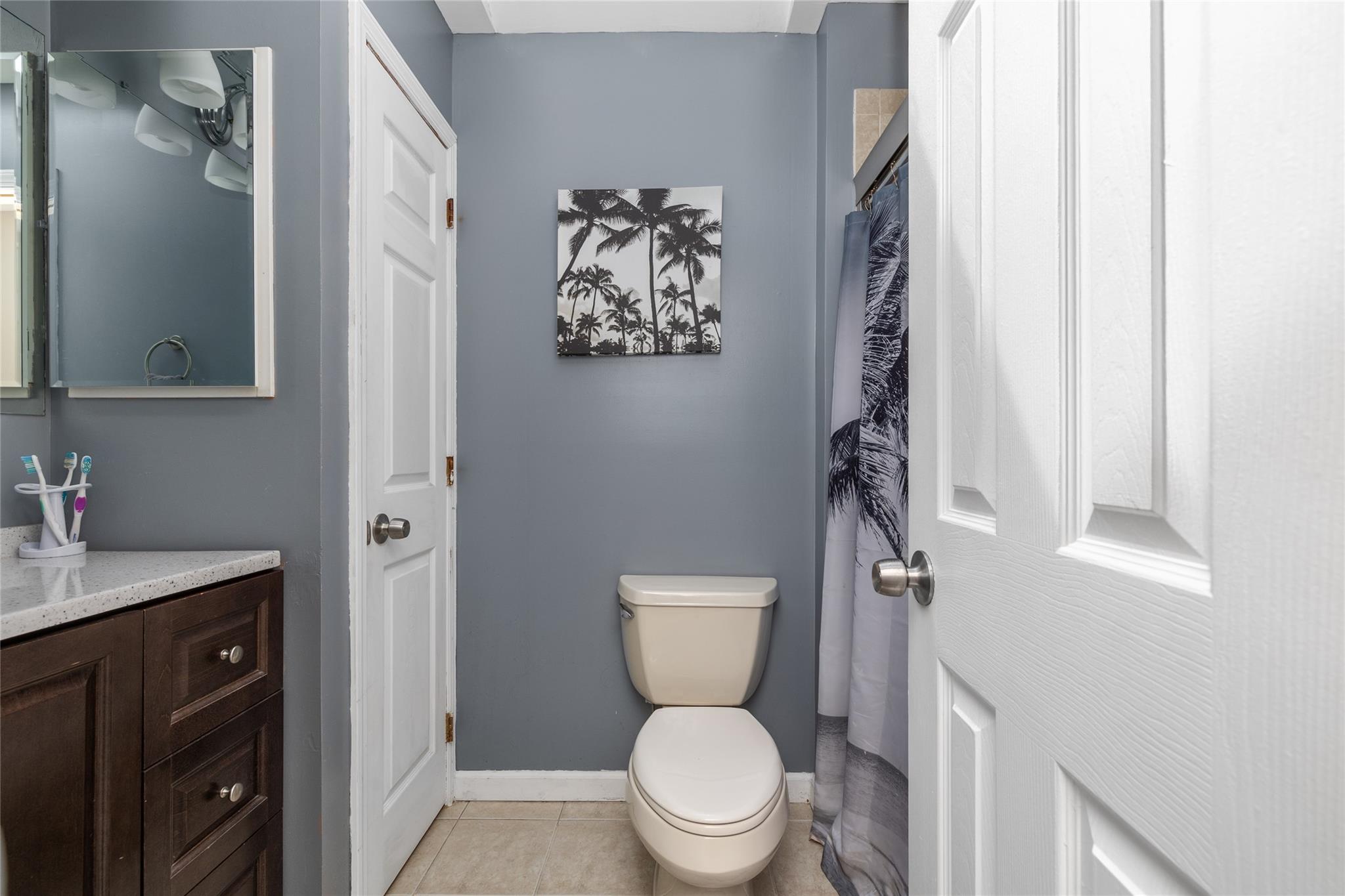Lindenhurst, New York, 11757, United States, 4 Bedrooms Bedrooms, ,2 BathroomsBathrooms,Residential,For Sale,1935341