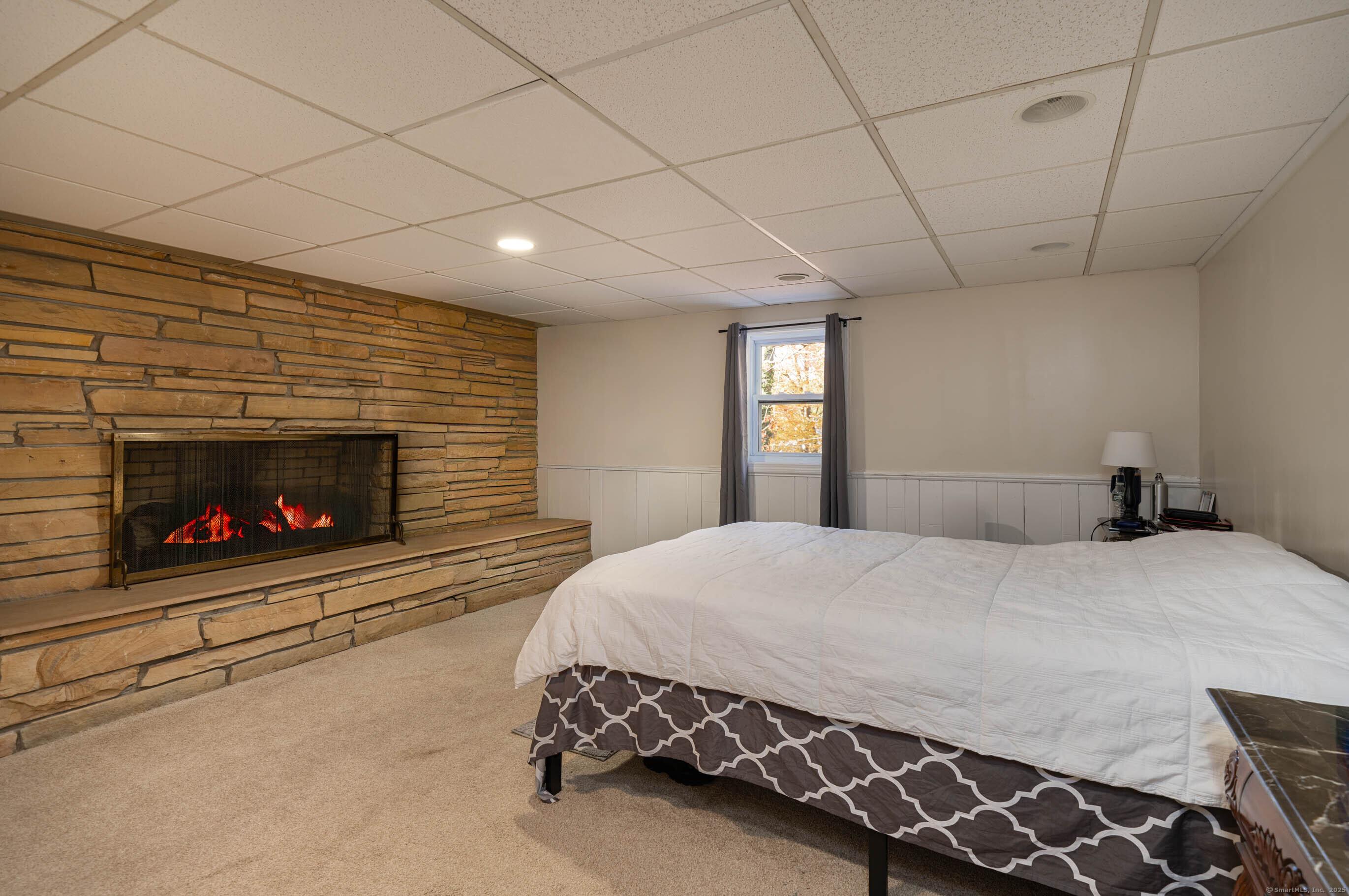 Hamden, Connecticut, 06517, United States, 4 Bedrooms Bedrooms, ,4 BathroomsBathrooms,Residential,For Sale,1982010