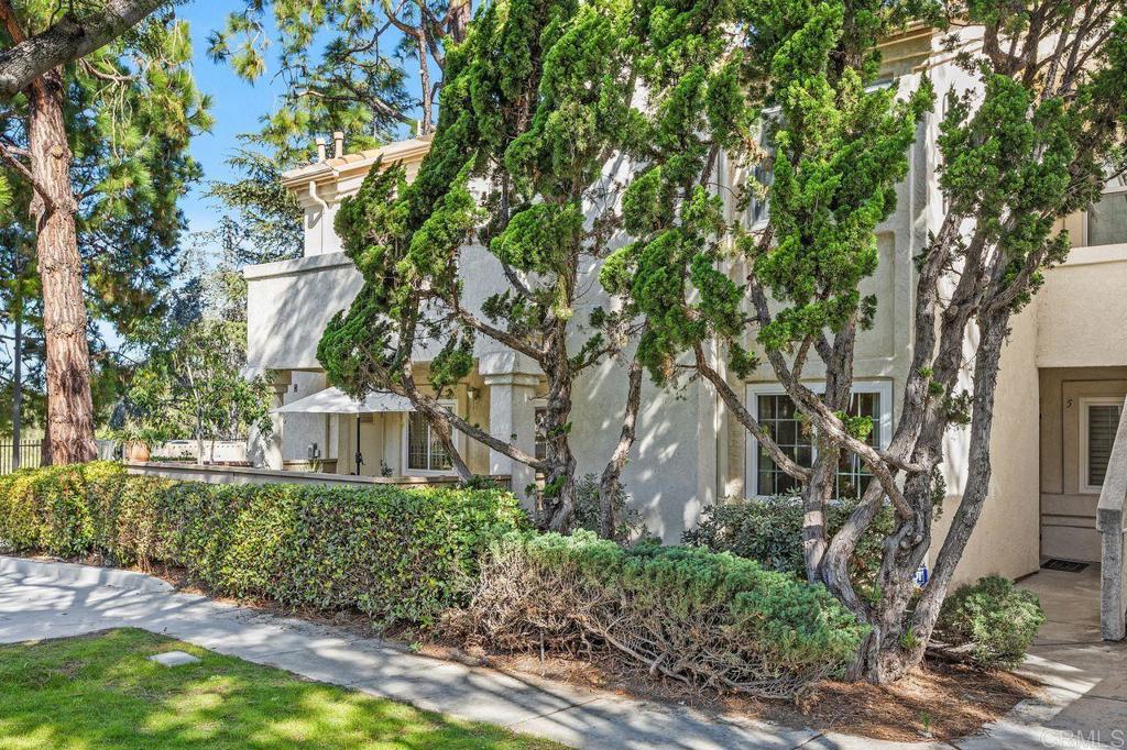 Vista, California, 92081, United States, 2 Bedrooms Bedrooms, ,2 BathroomsBathrooms,Residential,For Sale,1989582