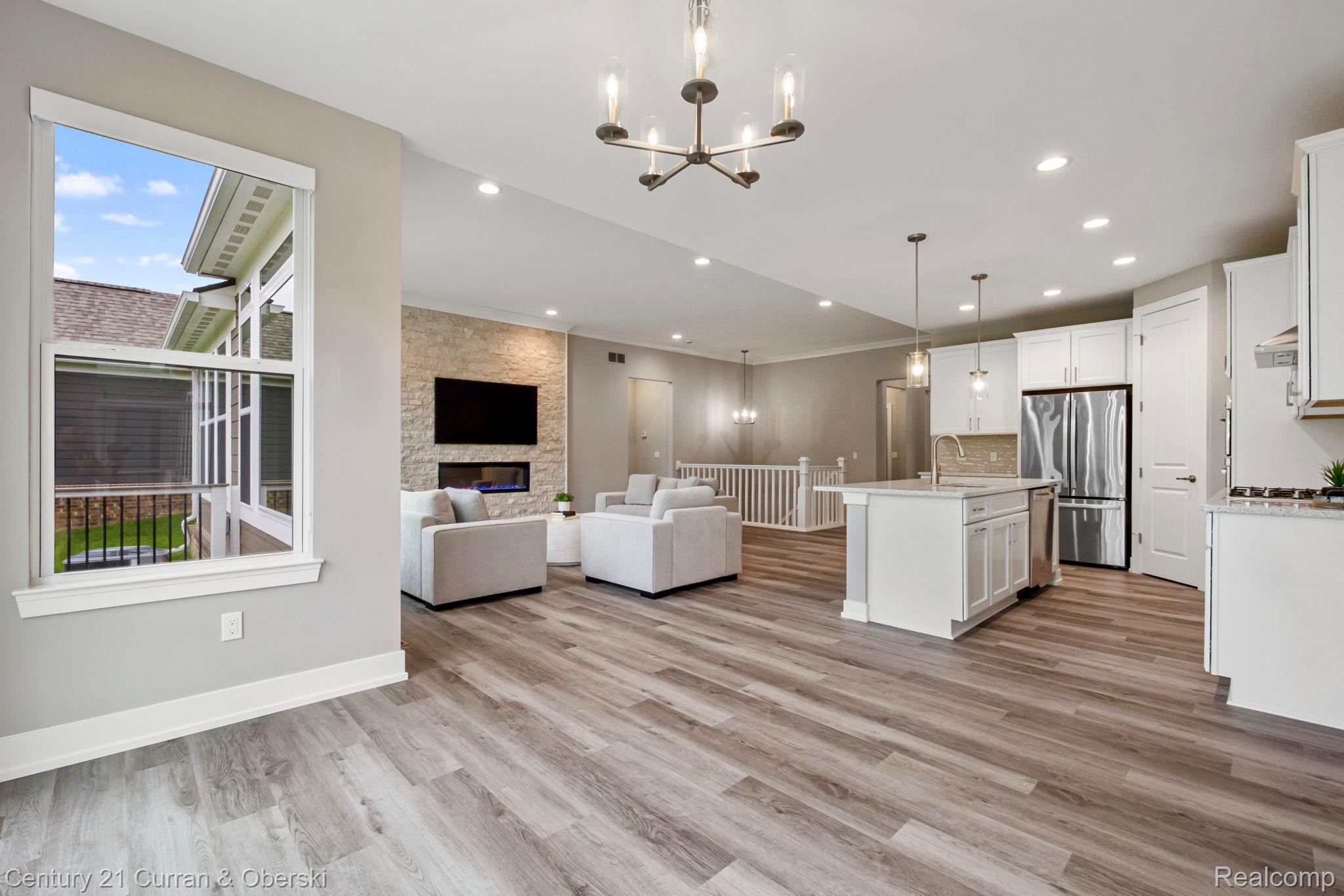 Northville, Michigan, 48168, United States, 2 Bedrooms Bedrooms, ,2 BathroomsBathrooms,Residential,For Sale,1983973