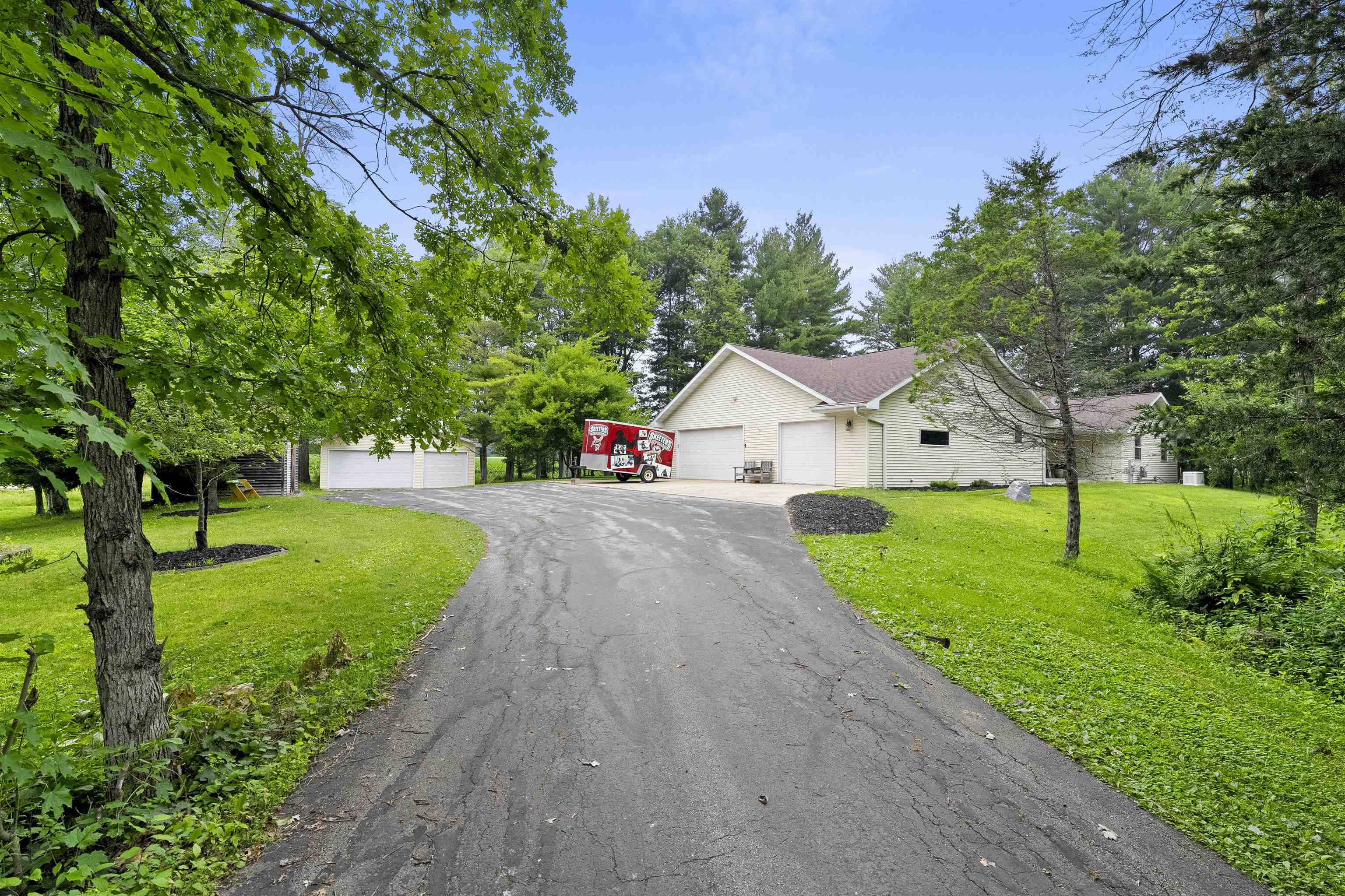 SUAMICO, Wisconsin, 54173, United States, 3 Bedrooms Bedrooms, ,4 BathroomsBathrooms,Residential,For Sale,1911099