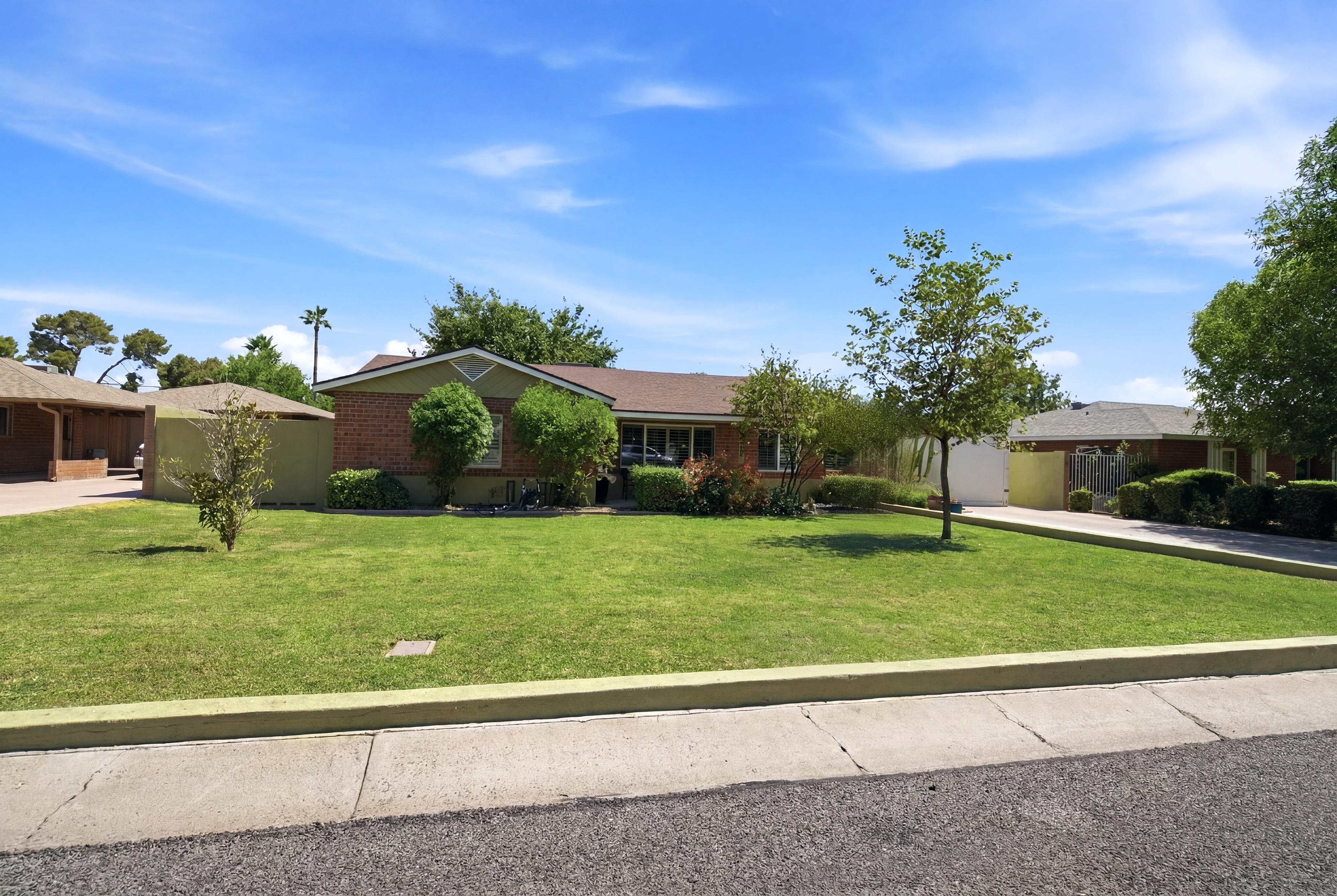  4045 E Cambridge Ave  Phoenix, AZ - 物件實景