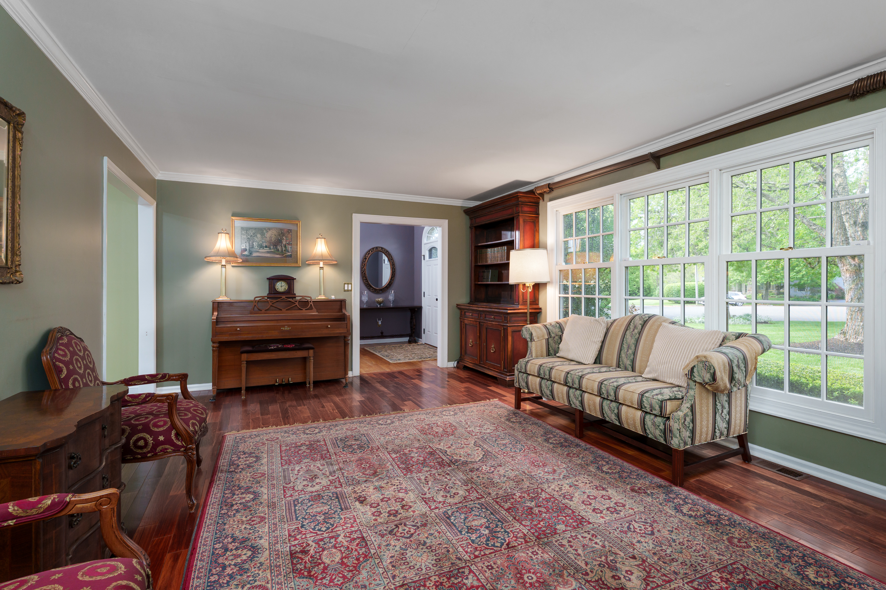  Kingsbrook Cul-de-Sac Home With 5 Bedrooms and a Finished Basement - 物件實景
