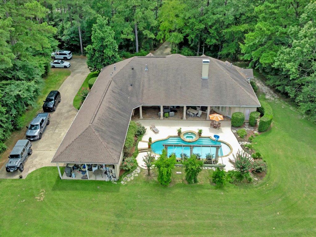 Lufkin, Texas, 75901, United States, 4 Bedrooms Bedrooms, ,5 BathroomsBathrooms,Residential,For Sale,1979665