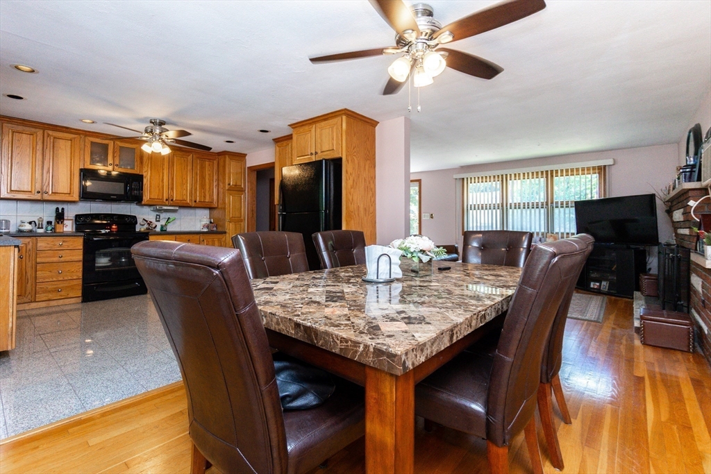 Saugus, Massachusetts, 01906, United States, 3 Bedrooms Bedrooms, ,2 BathroomsBathrooms,Residential,For Sale,1982387