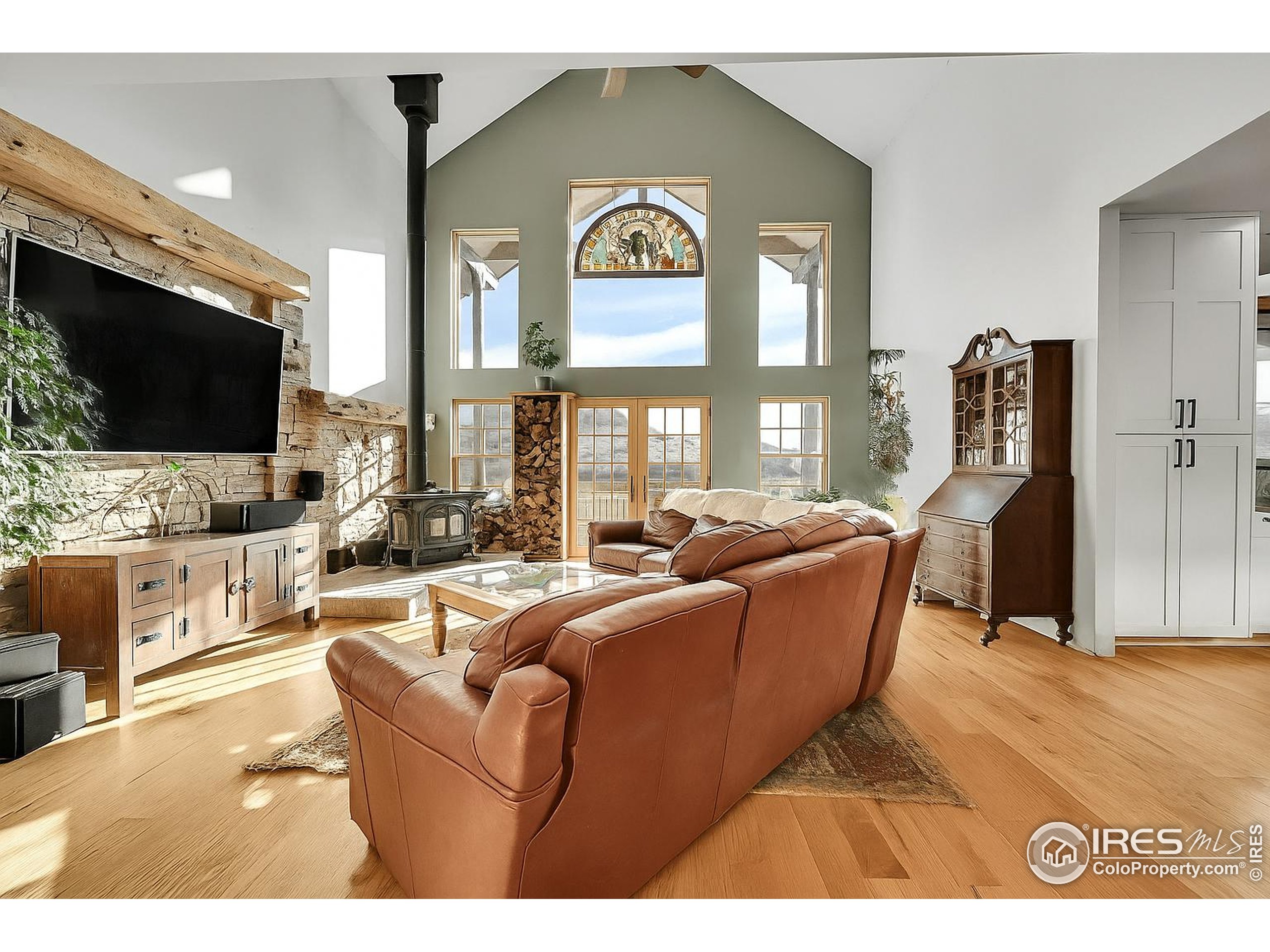 Lyons, Colorado, 80540, United States, 4 Bedrooms Bedrooms, ,2 BathroomsBathrooms,Residential,For Sale,1991914