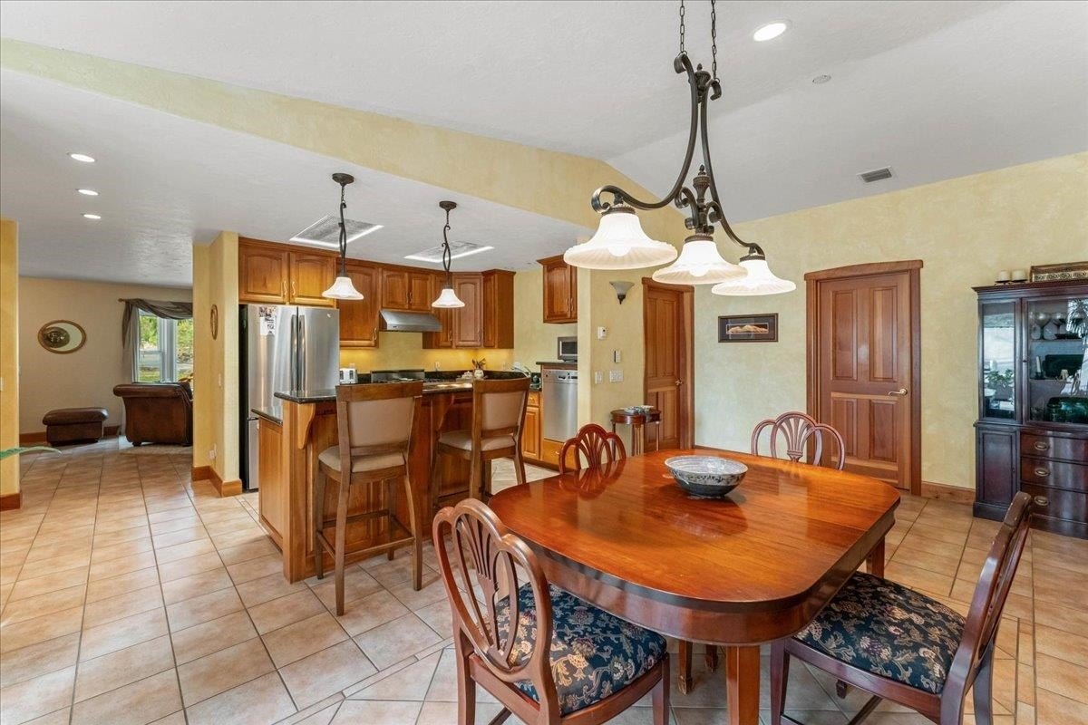 Mt Shasta, California, 96067, United States, 3 Bedrooms Bedrooms, ,2 BathroomsBathrooms,Residential,For Sale,1929082