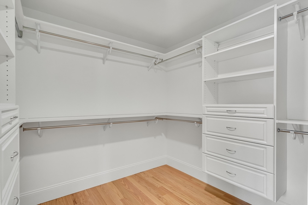 Lexington, Massachusetts, 02420, United States, 5 Bedrooms Bedrooms, ,6 BathroomsBathrooms,Residential,For Sale,1995859