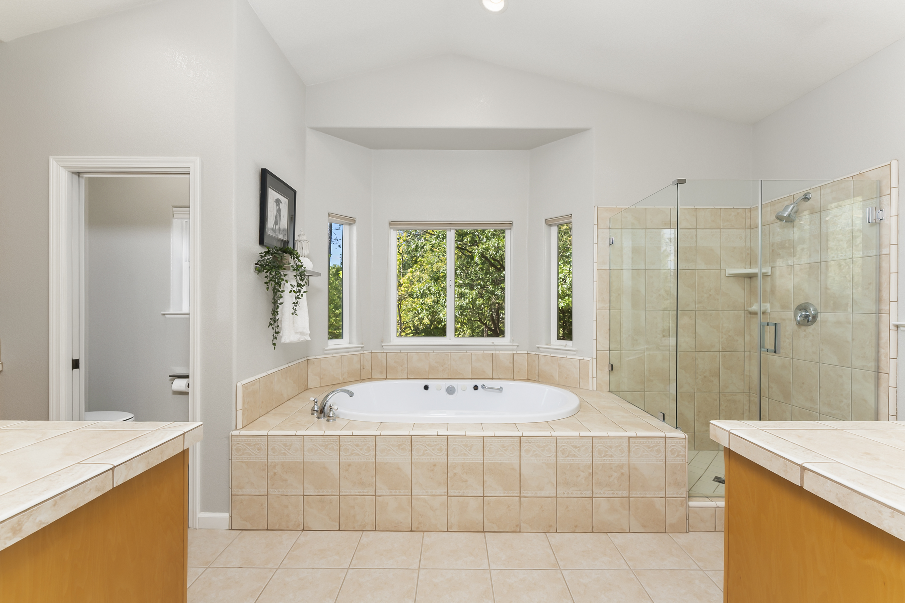  Thoughtfully Designed Living with Income Potential - 物件實景