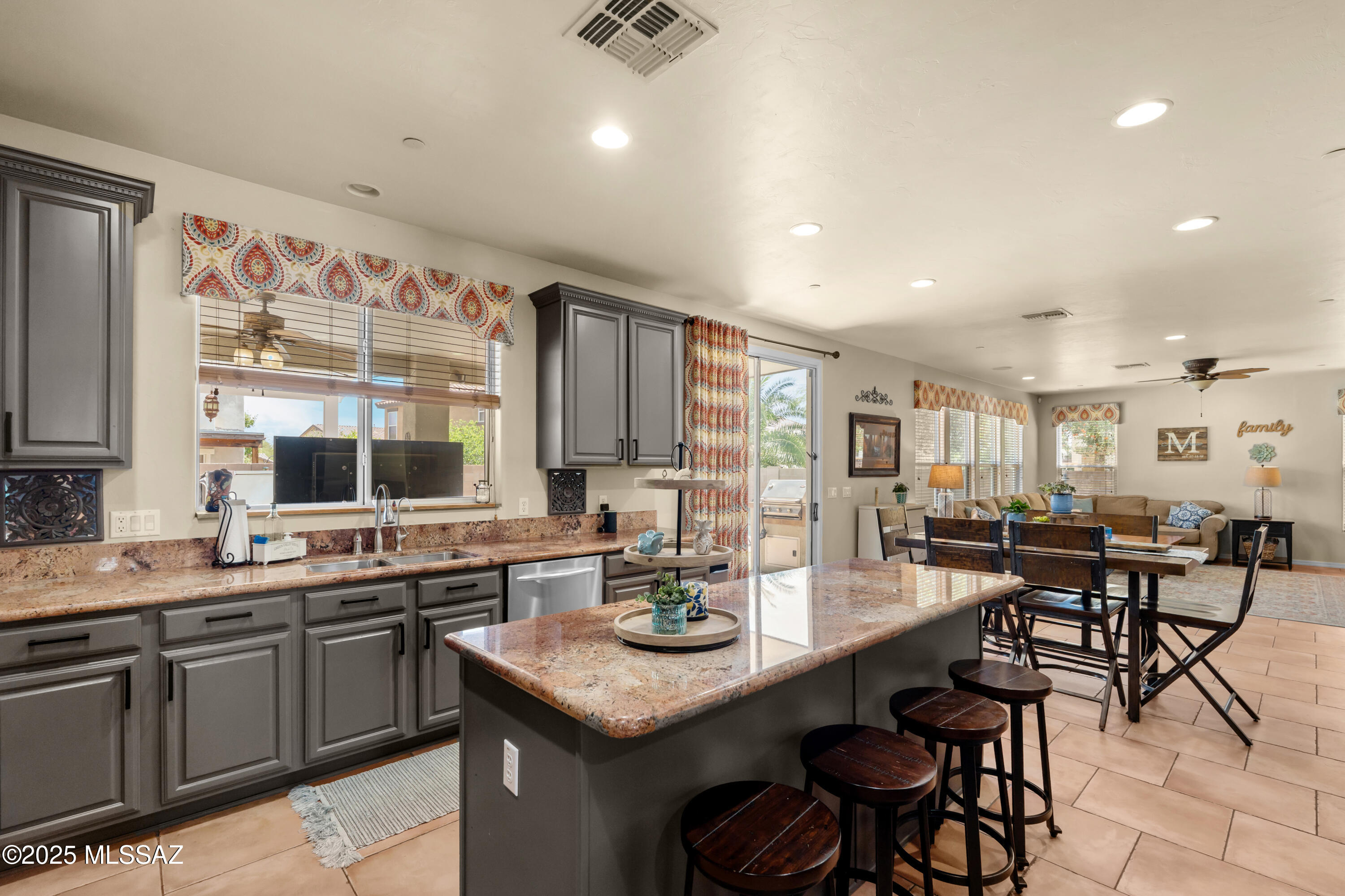 Sahuarita, Arizona, 85629, United States, 4 Bedrooms Bedrooms, ,3 BathroomsBathrooms,Residential,For Sale,1827979