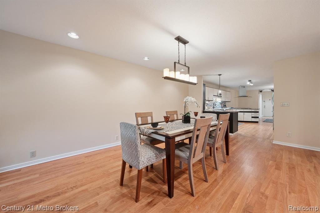 Grand Blanc, Michigan, 48439, United States, 3 Bedrooms Bedrooms, ,5 BathroomsBathrooms,Residential,For Sale,1986103