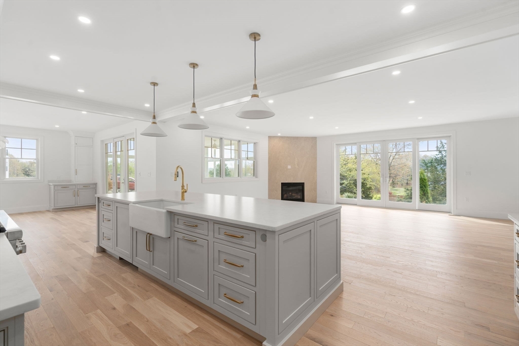 Gloucester, Massachusetts, 01930, United States, 4 Bedrooms Bedrooms, ,5 BathroomsBathrooms,Residential,For Sale,1804807